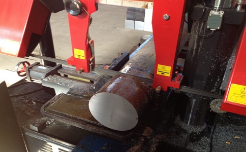 攸县卧式带锯床加工时出现明显振荡如何排查？